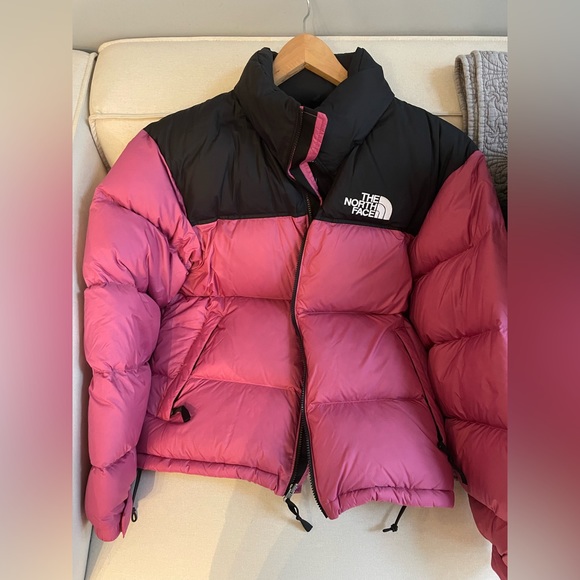Pink North Face Puffer Jacket (worn once). Size medium. Less than a year old. - Picture 2 of 4